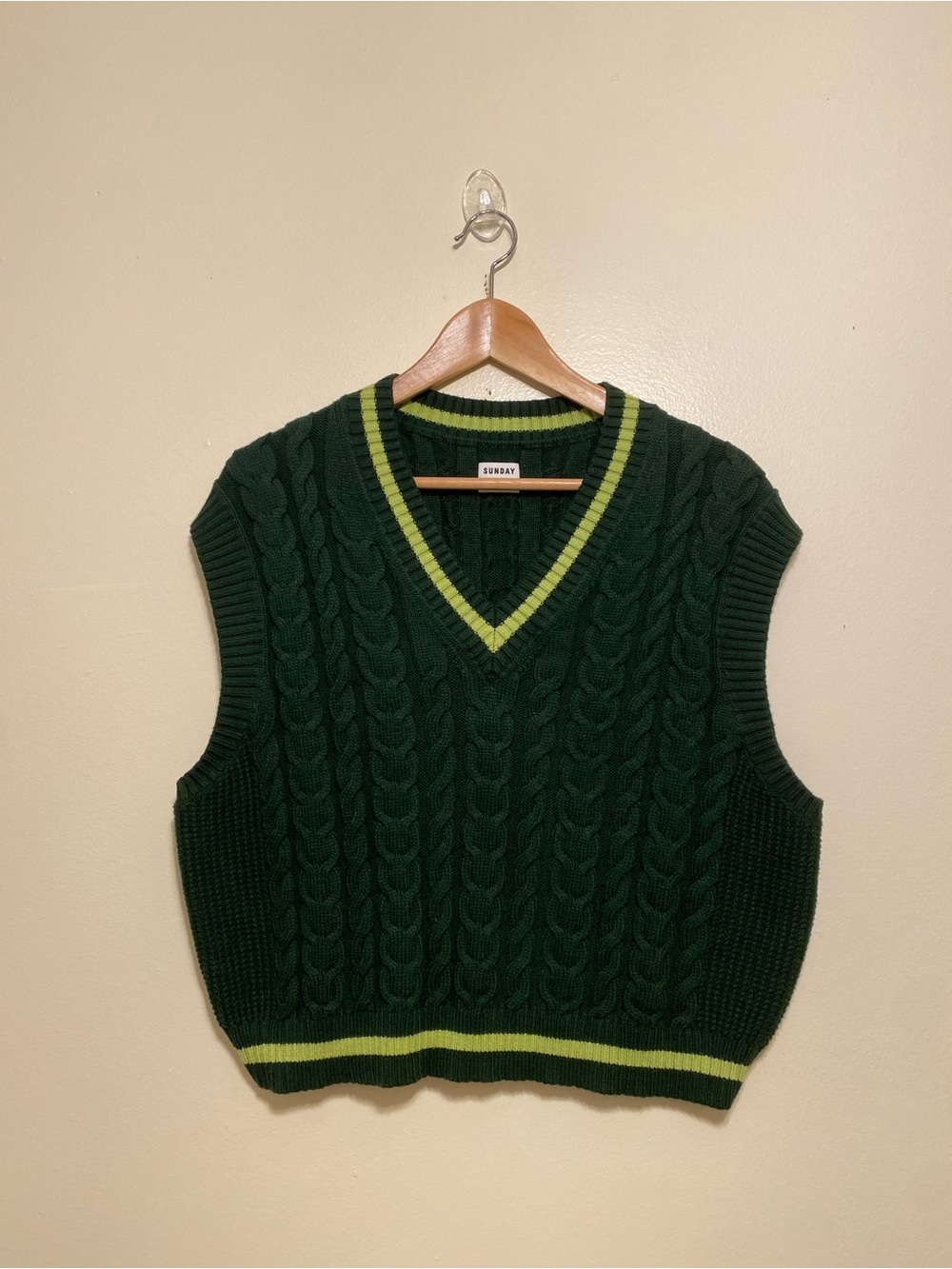 SUNDAY BEST ARITZIA Dark Green Cable Knit V-Neck Sweater Vest. Size M